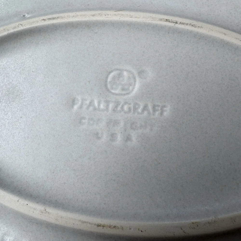 Pfaltzgraff Yorktowne Oval Baking Serving Dish 10 x 7 Casserole Vegetable Bowl